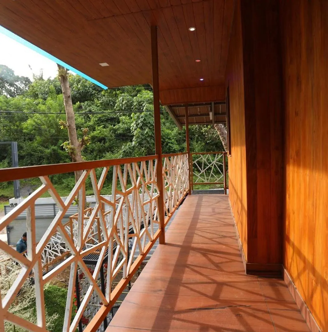 Karingens Resort Malayattur