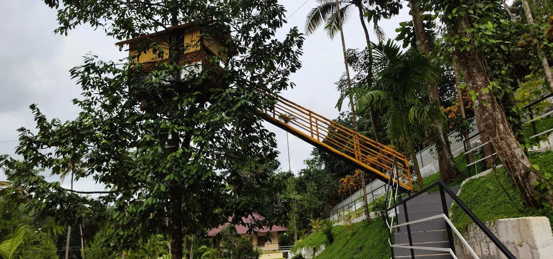Karingens Resort Malayattur
