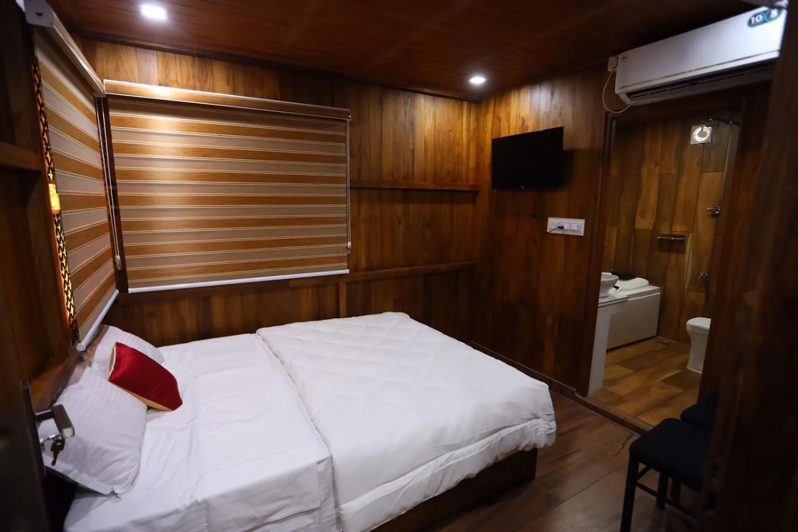 Karingens Resort Malayattur