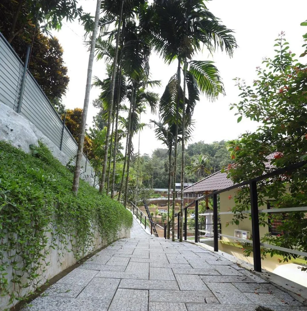 Karingens Resort Malayattur