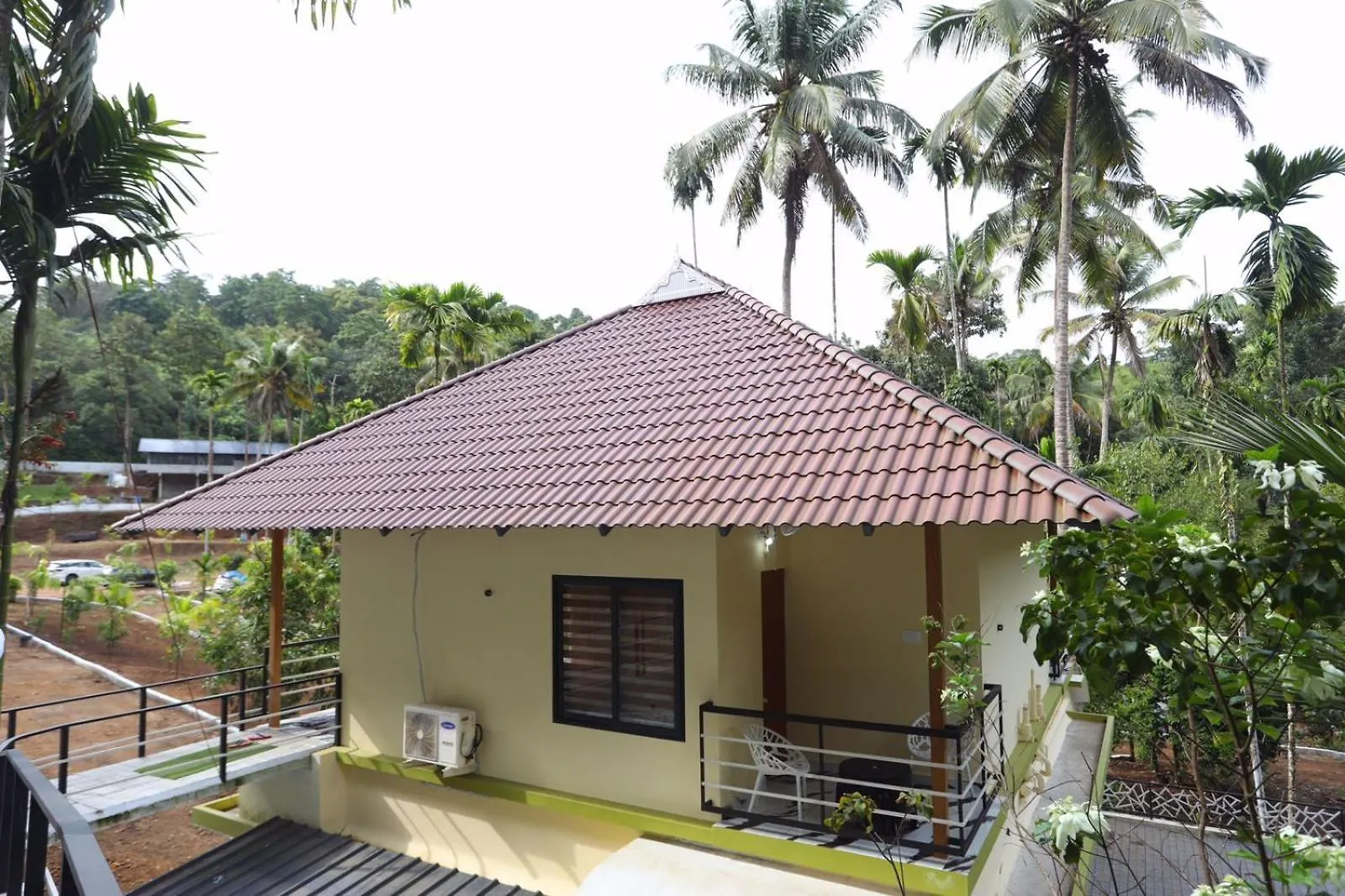 Karingens Resort Malayattur