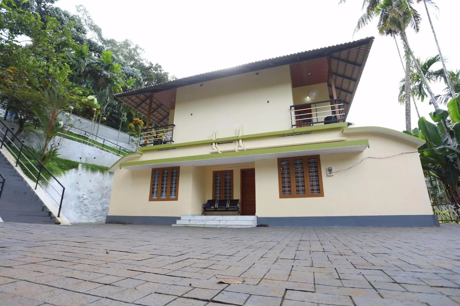 Karingens Resort Malayattur