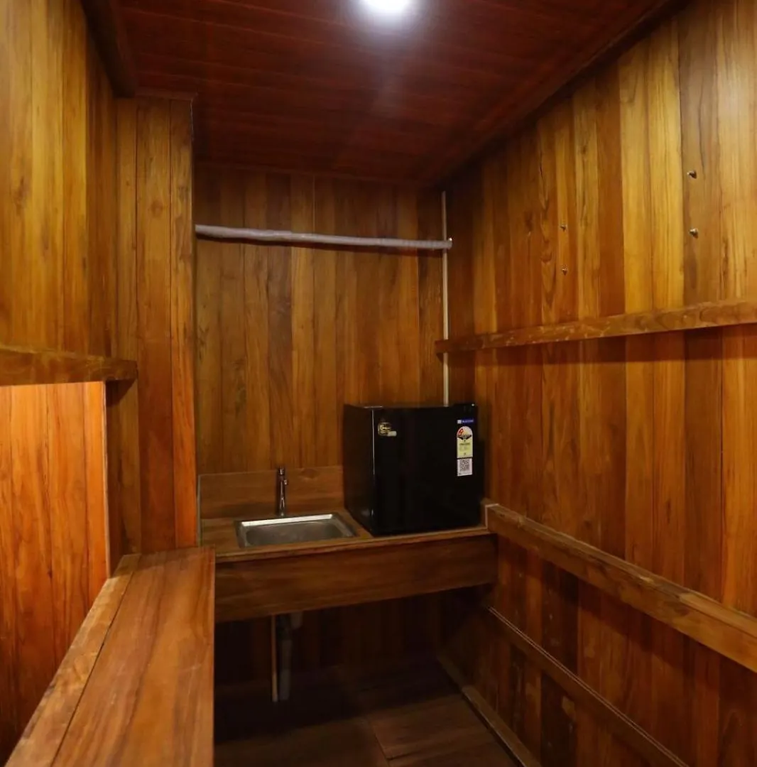 Karingens Resort Malayattur