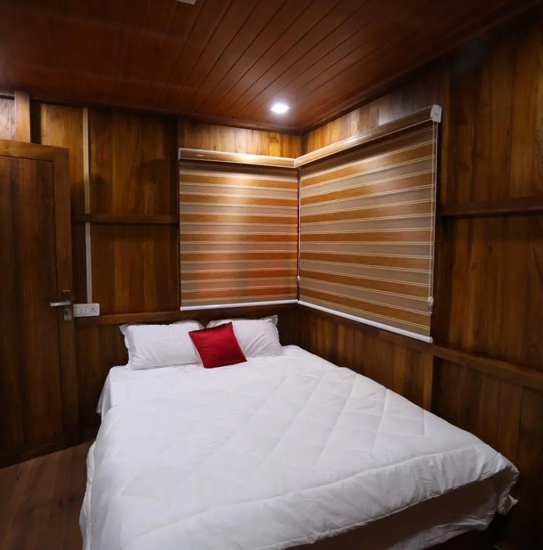 Karingens Resort Malayattur